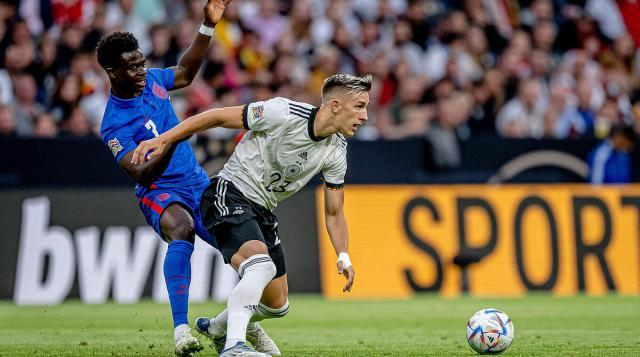 虽然在总得 虽然在总得